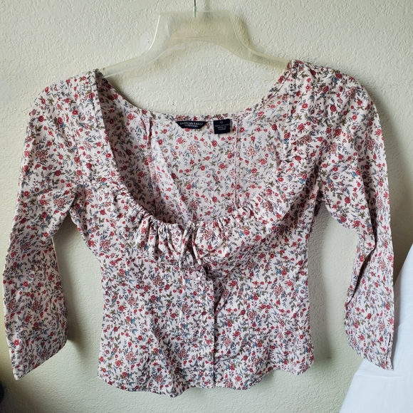 American Eagle Outfitters Tops - American Eagle Outfitters Red and White Floral Crop Top